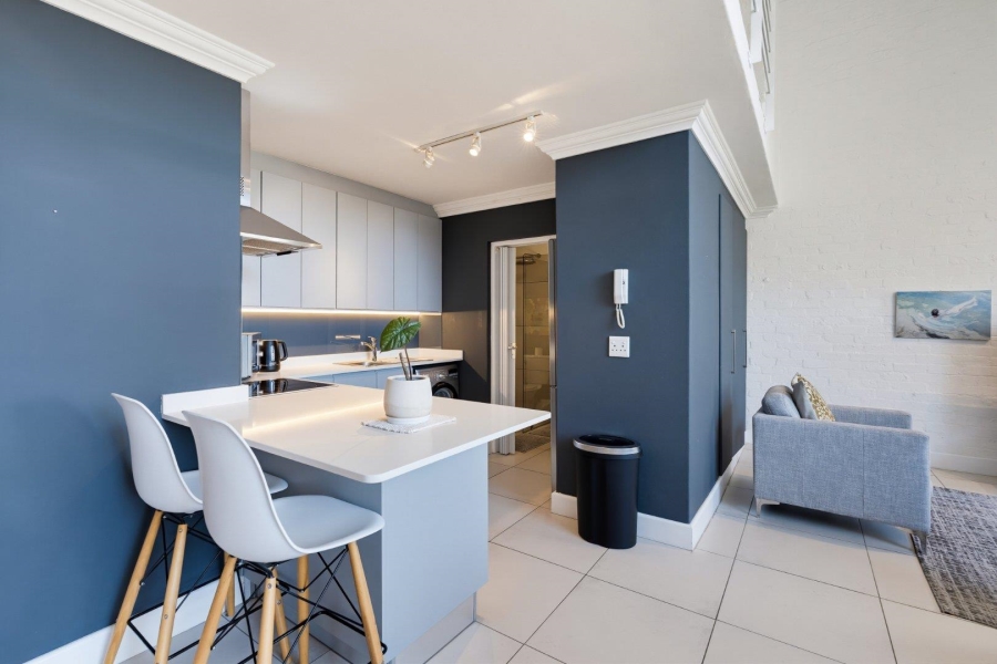 To Let 1 Bedroom Property for Rent in Oranjezicht Western Cape